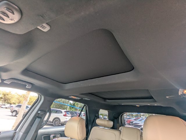 Used 2017 Ford Explorer Limited FWD image 25