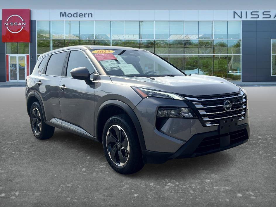 Certified 2025 Nissan Rogue SV FWD image 3