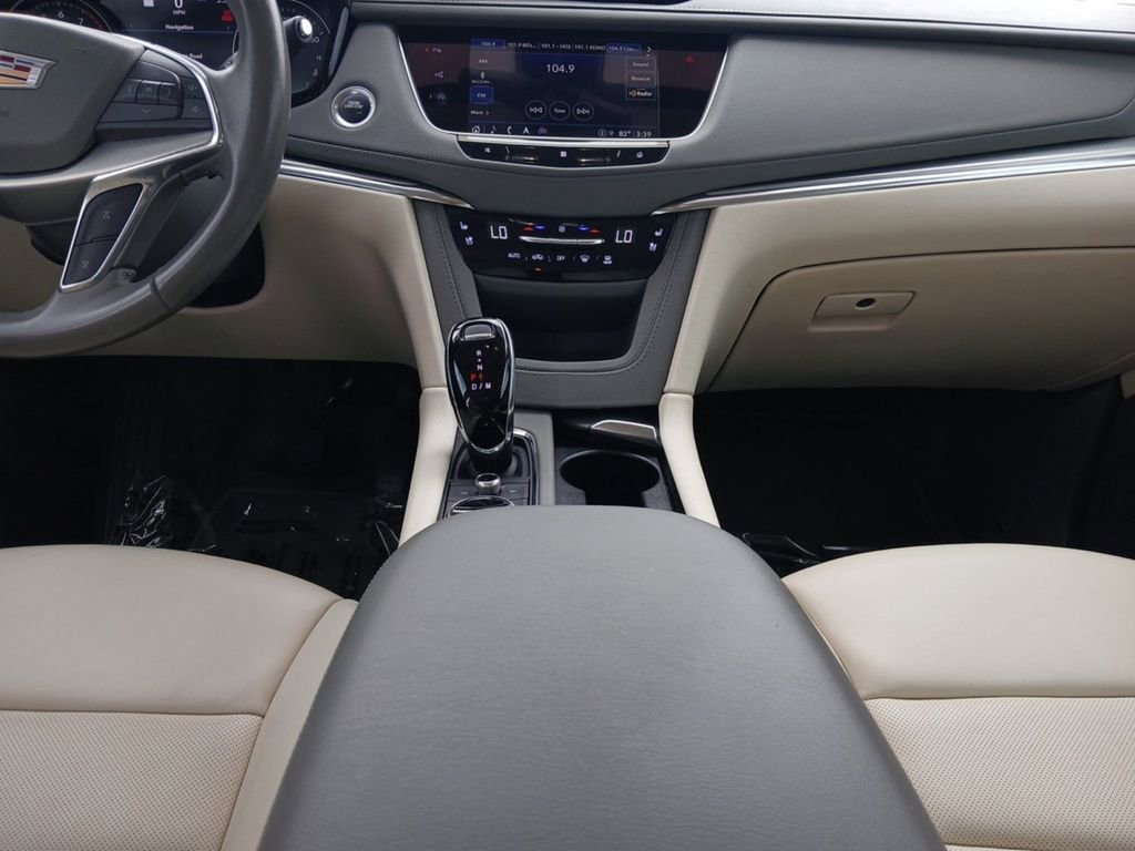 Used 2021 Cadillac XT5 Premium Luxury FWD image 11