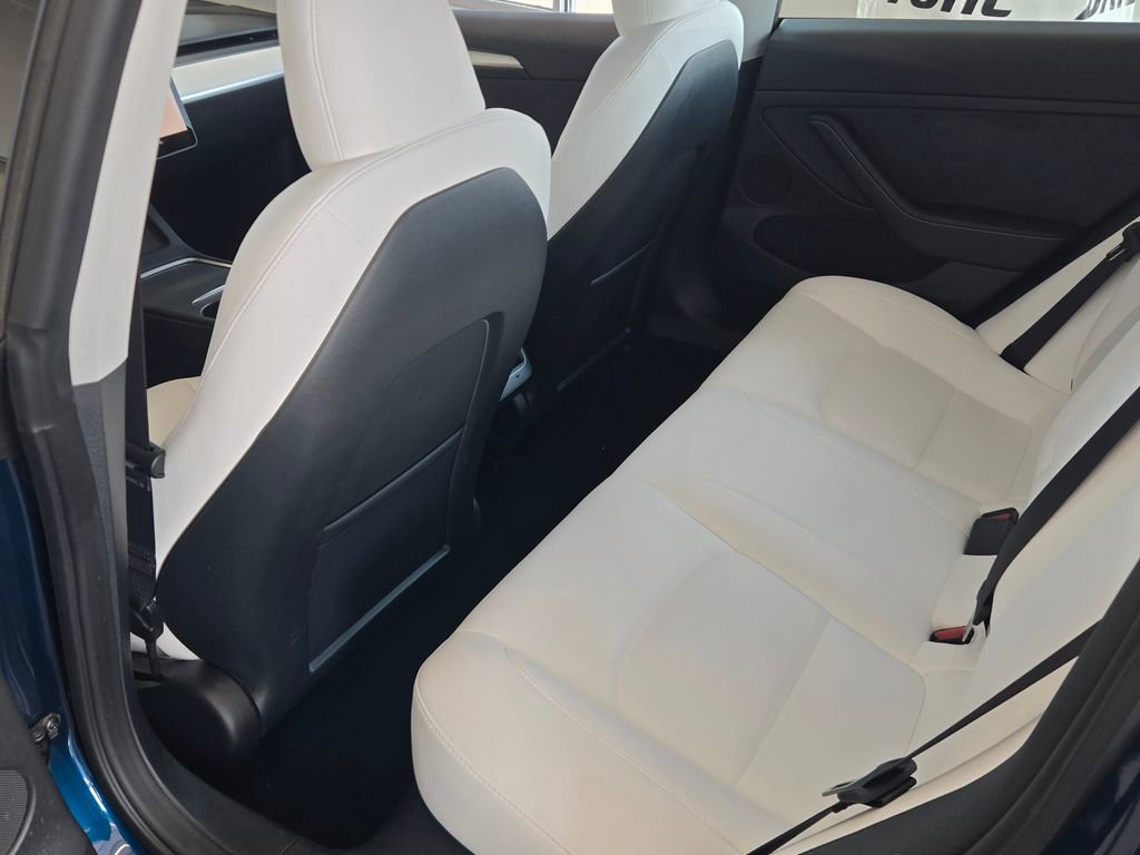 Used 2023 Tesla Model 3 Standard Range image 14