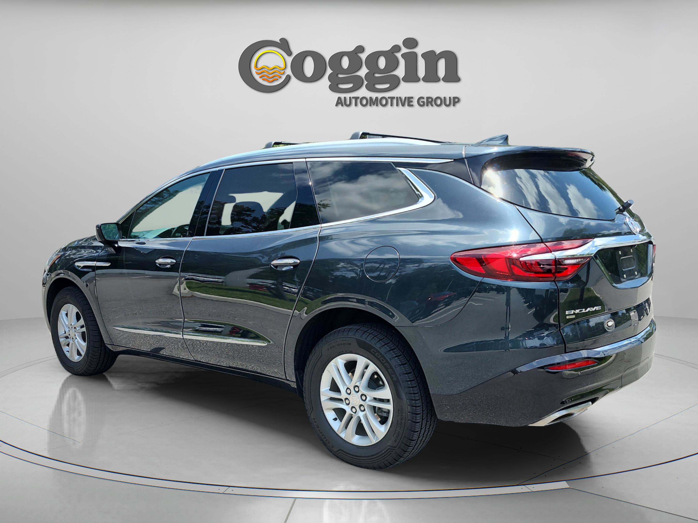Used 2021 Buick Enclave Essence w/ Sound and Sites Package AWD/4WD image 3