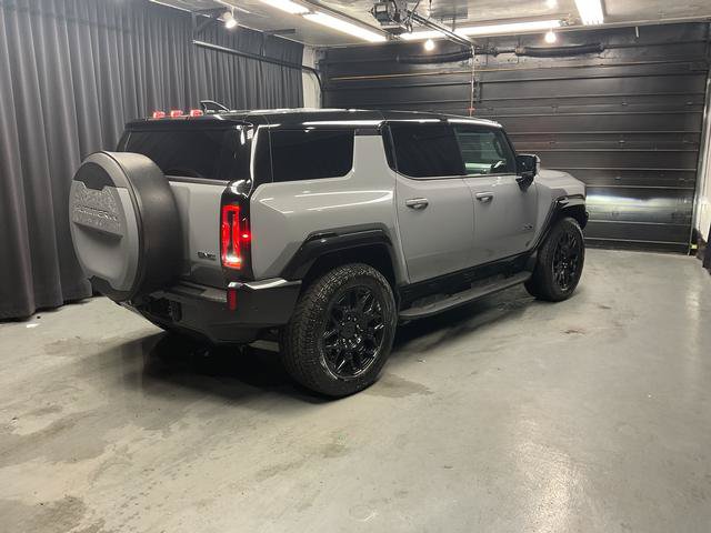 Used 2024 GMC Hummer EV 2X w/ LPO, Illumination Package AWD/4WD image 8