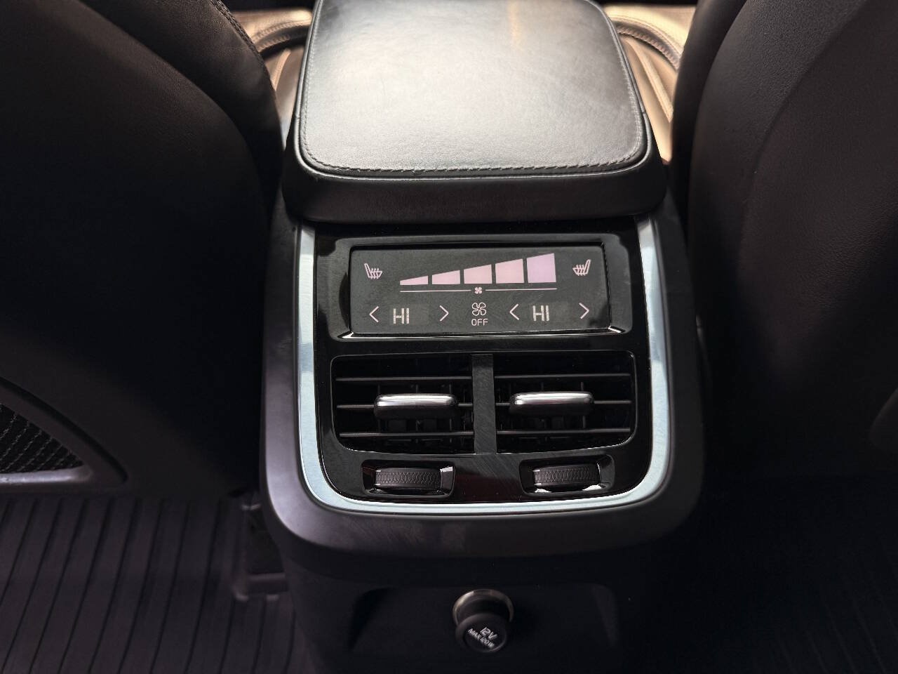 Used 2017 Volvo XC90 T8 Inscription AWD/4WD image 13