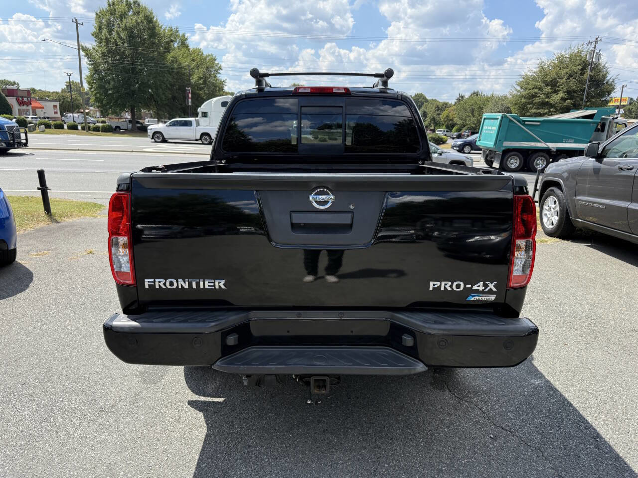 Used 2017 Nissan Frontier PRO-4X w/ Pro-4x Luxury Package image 6