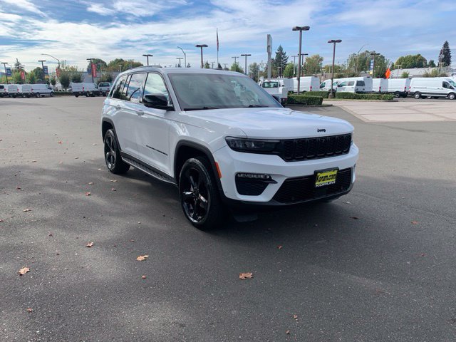 Used 2024 Jeep Grand Cherokee Limited w/ Luxury Tech Group II AWD/4WD image 9