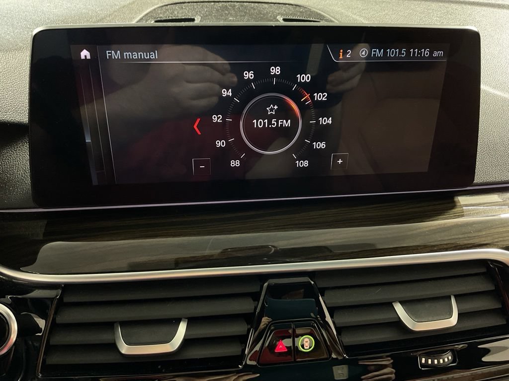 Used 2019 BMW 530e xDrive w/ Convenience Package AWD/4WD image 25