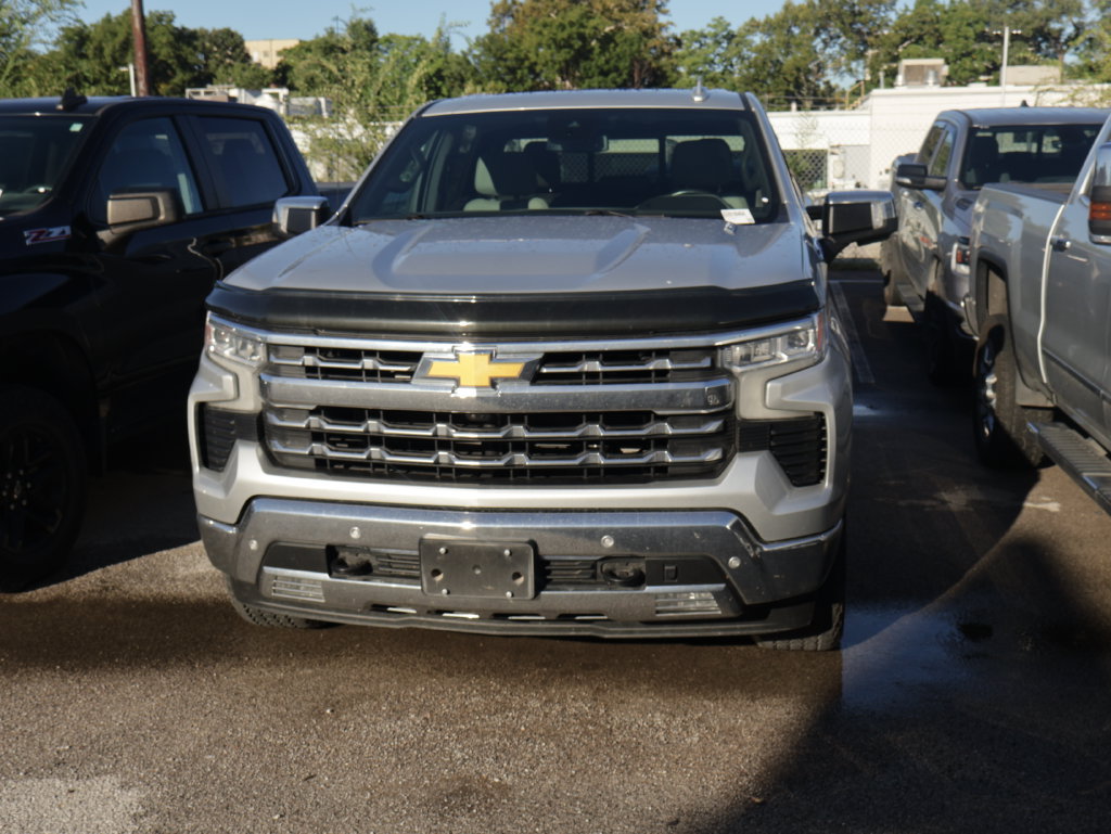 Used 2022 Chevrolet Silverado 1500 LTZ w/ LTZ Premium Package AWD/4WD image 12