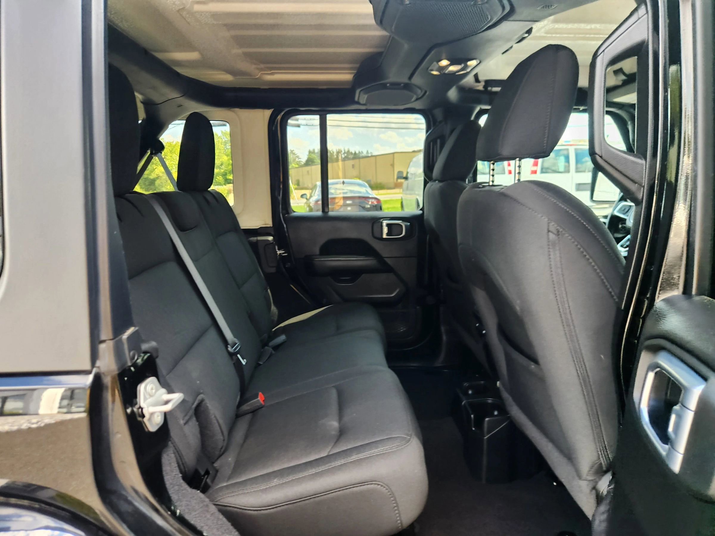 Used 2021 Jeep Wrangler Unlimited Sahara w/ Cold Weather Group image 44