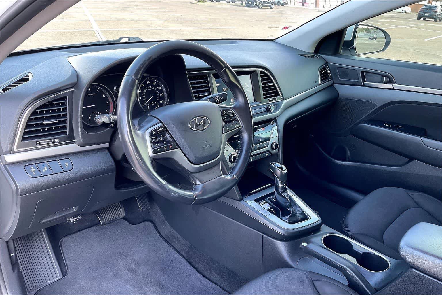 Used 2018 Hyundai Elantra Value Edition FWD image 2