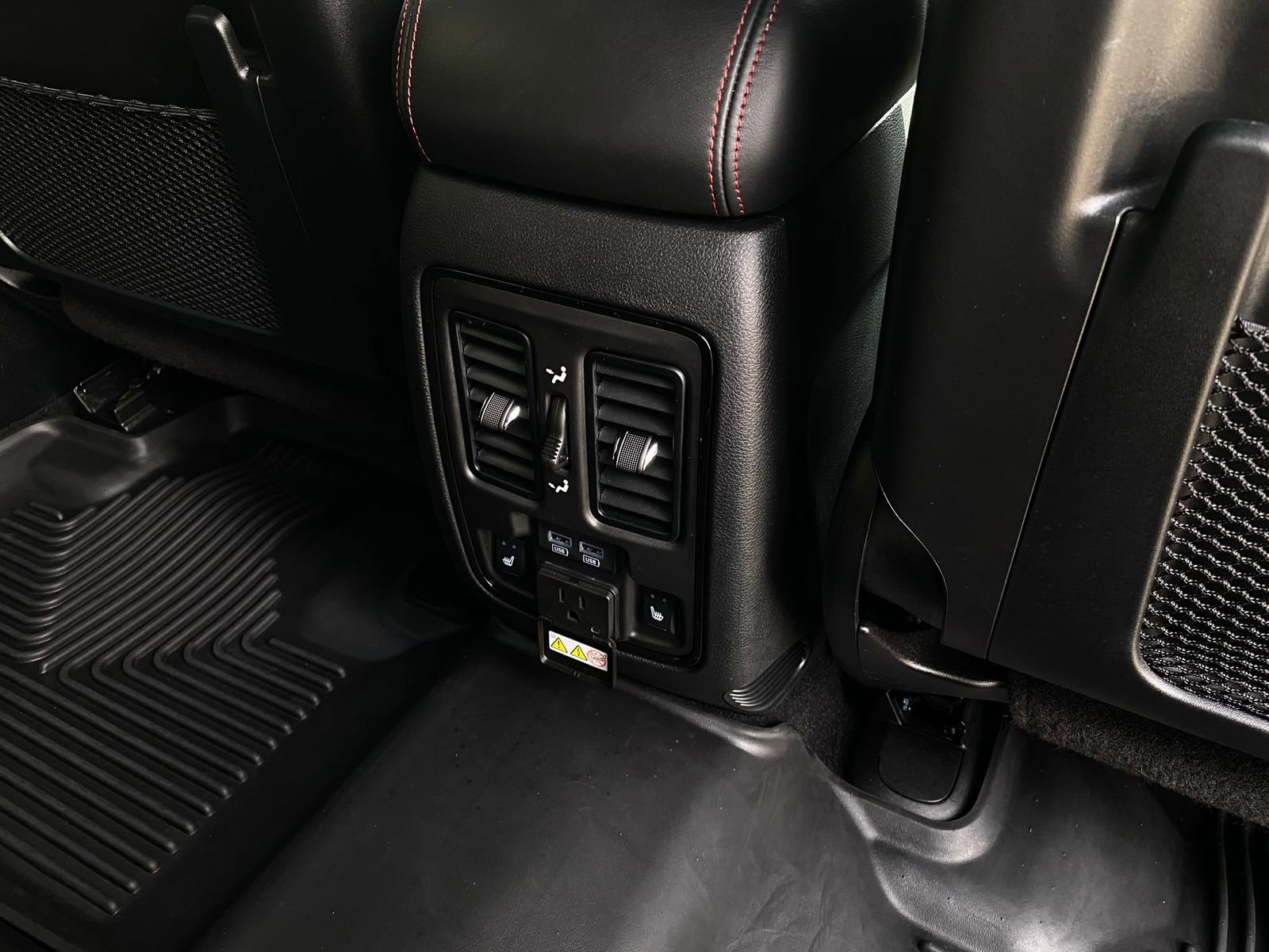 Used 2024 Dodge Durango GT image 28