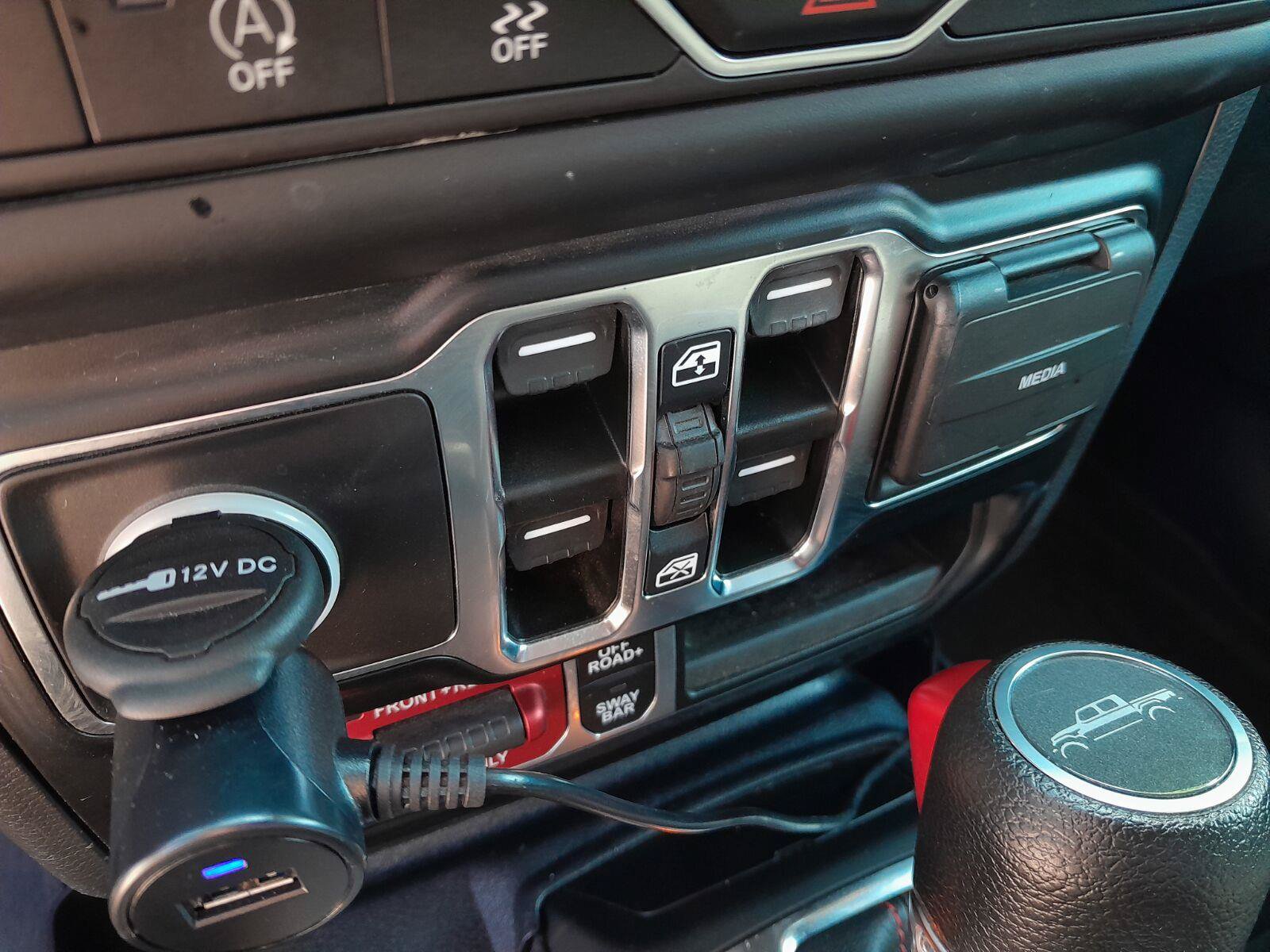 Used 2023 Jeep Gladiator Rubicon w/ Cold Weather Group AWD/4WD image 26