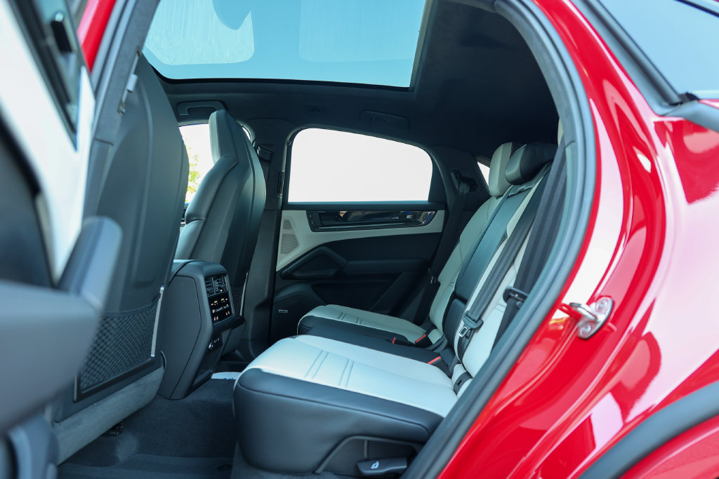 New 2026 Porsche Cayenne GTS AWD/4WD image 50