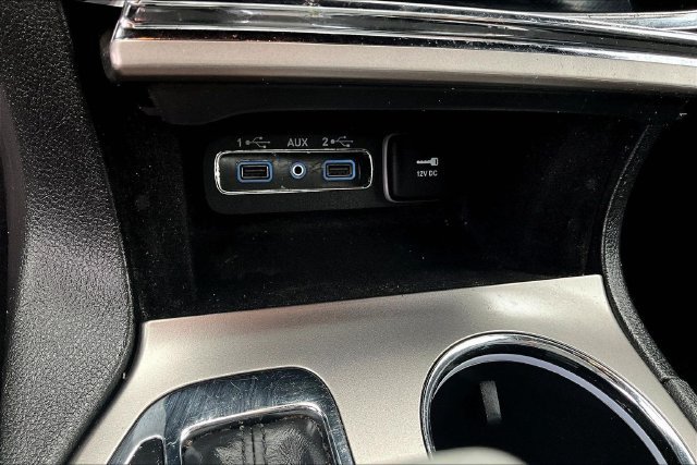 Used 2019 Jeep Grand Cherokee Laredo w/ Laredo X Package AWD/4WD image 16