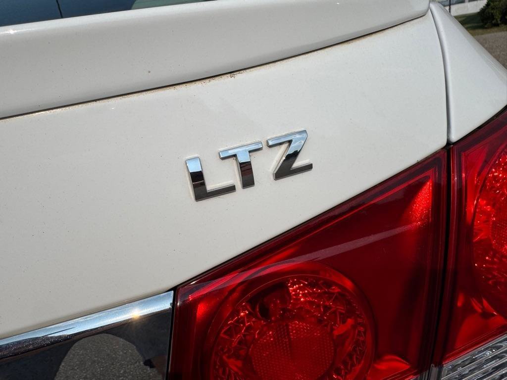 Used 2015 Chevrolet Cruze LTZ w/ Sun, Sound and Sport Package FWD image 20