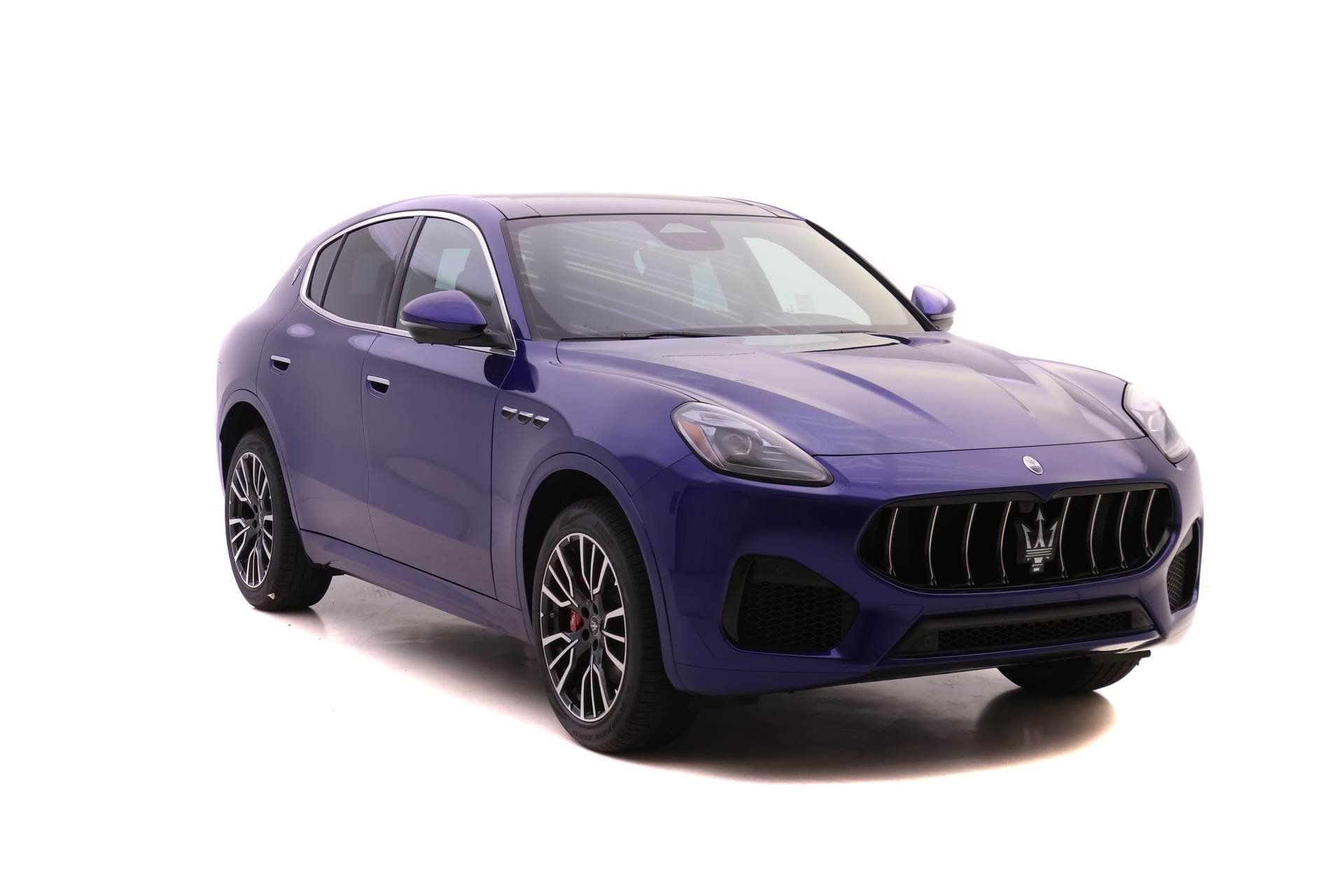 New 2025 Maserati Grecale GT image 2
