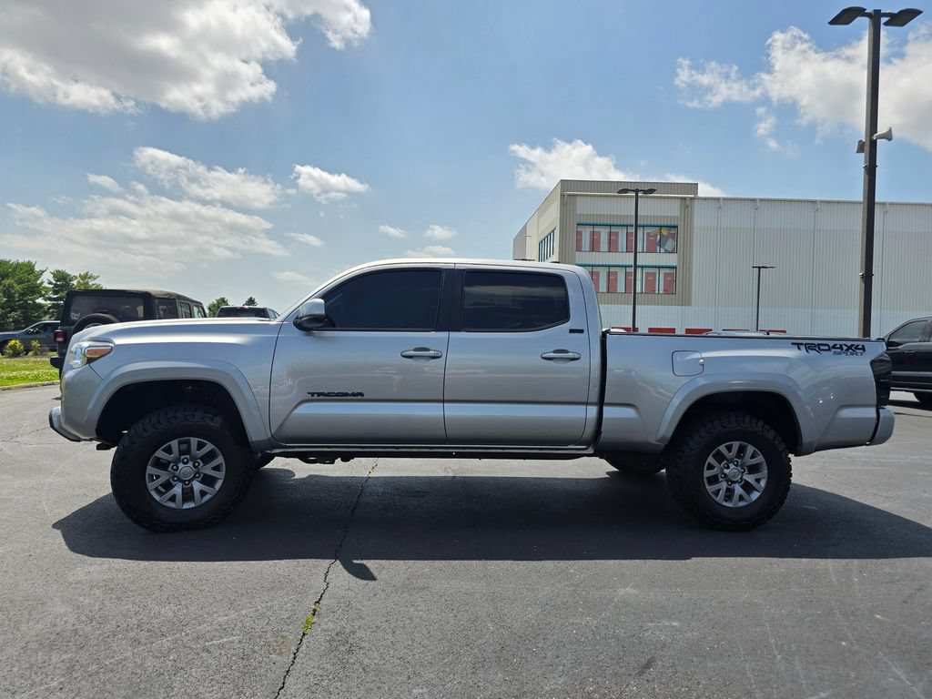 Used 2019 Toyota Tacoma SR5 AWD/4WD image 5