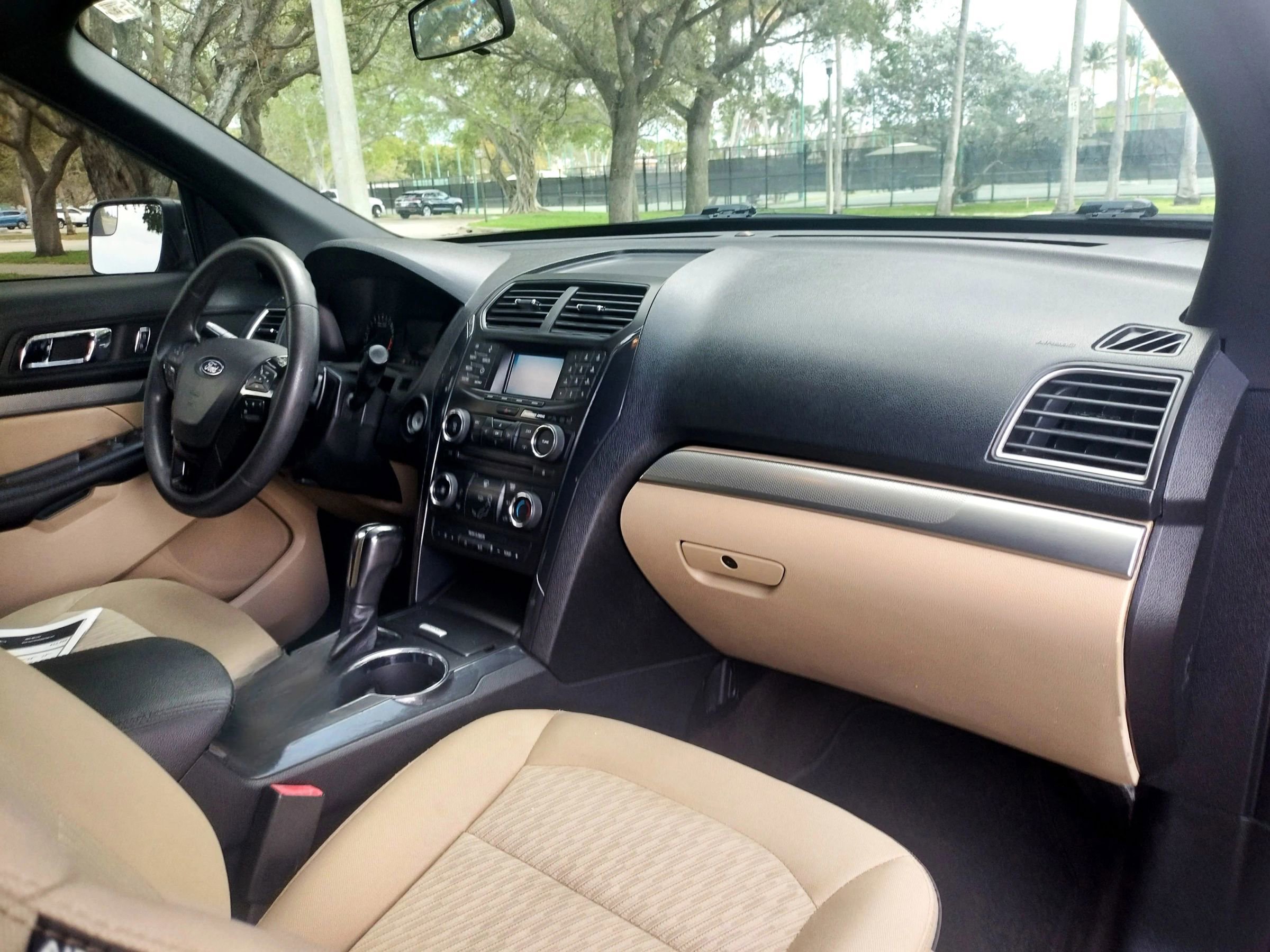 Used 2017 Ford Explorer FWD image 19