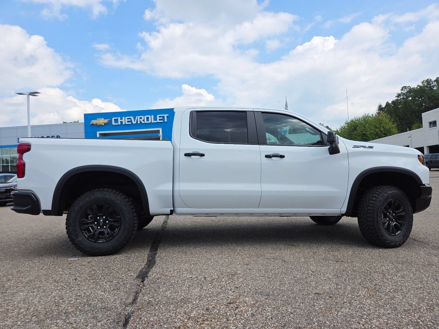 New 2026 Chevrolet Silverado 1500 ZR2 w/ Dark Appearance Package AWD/4WD image 21