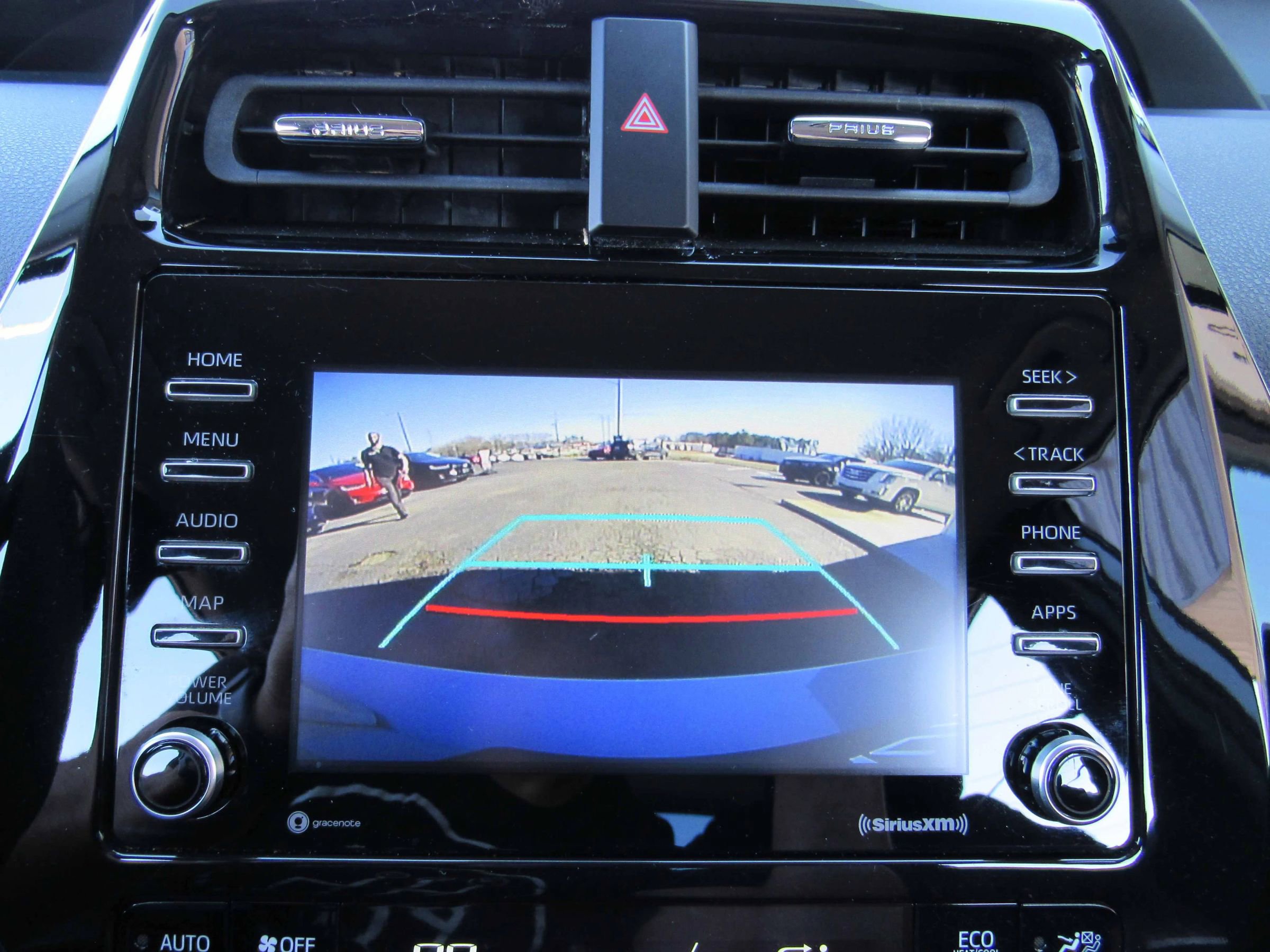 Used 2022 Toyota Prius LE image 18