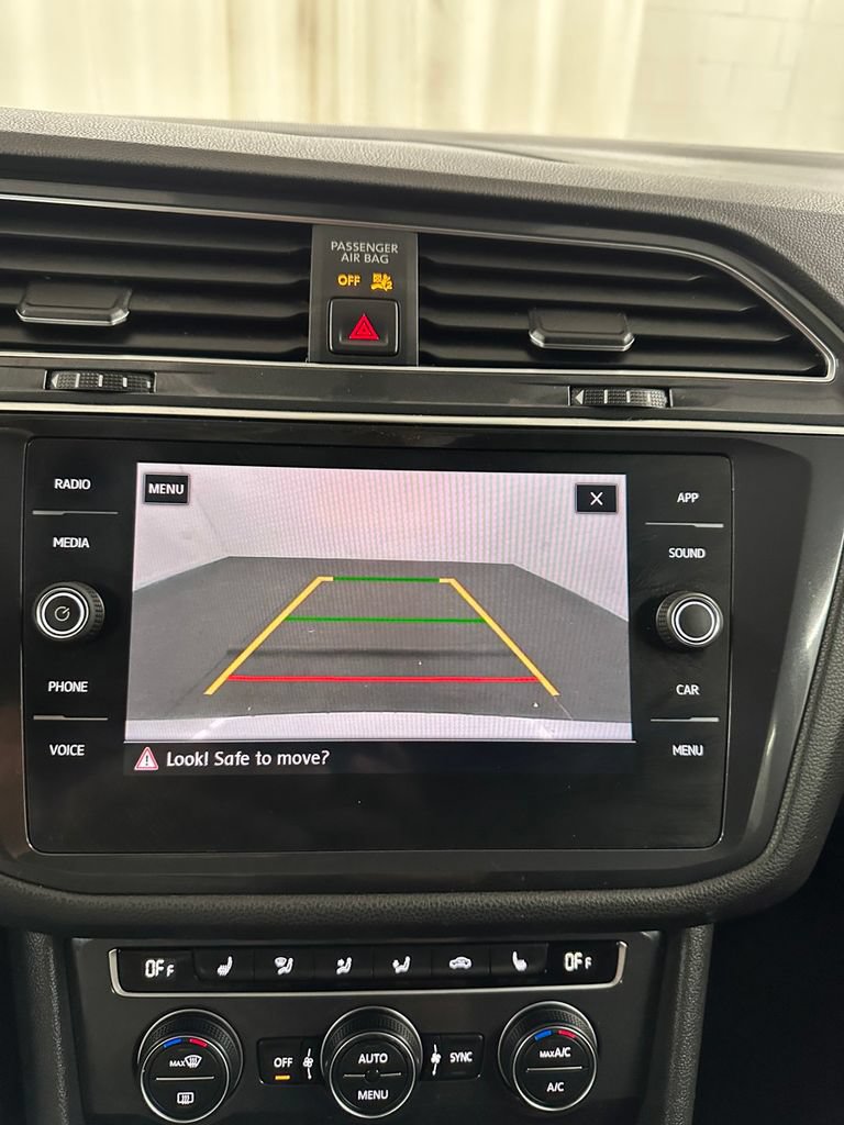 Used 2020 Volkswagen Tiguan SE w/ 3rd Row Seat Package AWD/4WD image 22