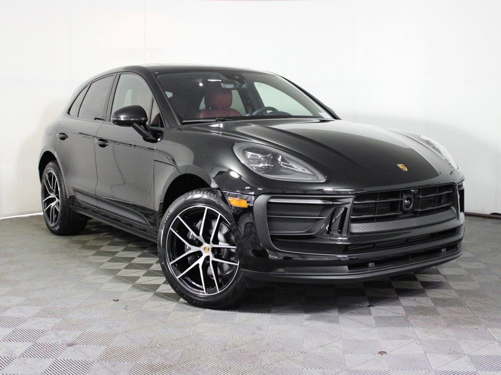 Certified 2026 Porsche Macan image 9
