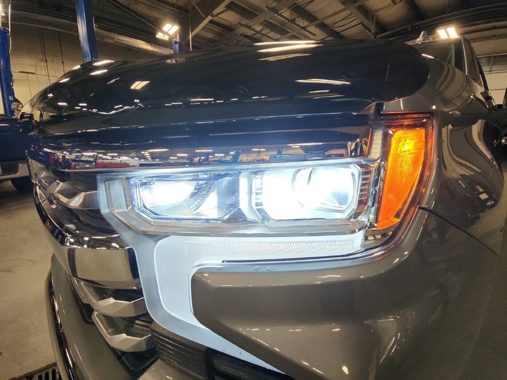 Used 2023 Chevrolet Silverado 1500 LTZ w/ Technology Package AWD/4WD image 31