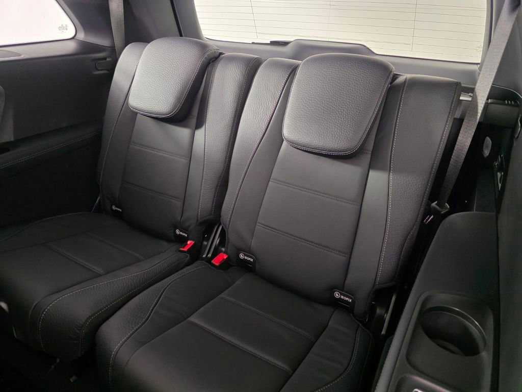 New 2026 Mercedes-Benz GLS 580 4MATIC image 13