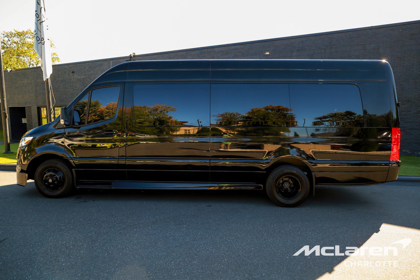 Used 2020 Mercedes-Benz Sprinter 3500 w/ Windows All Around Package image 4