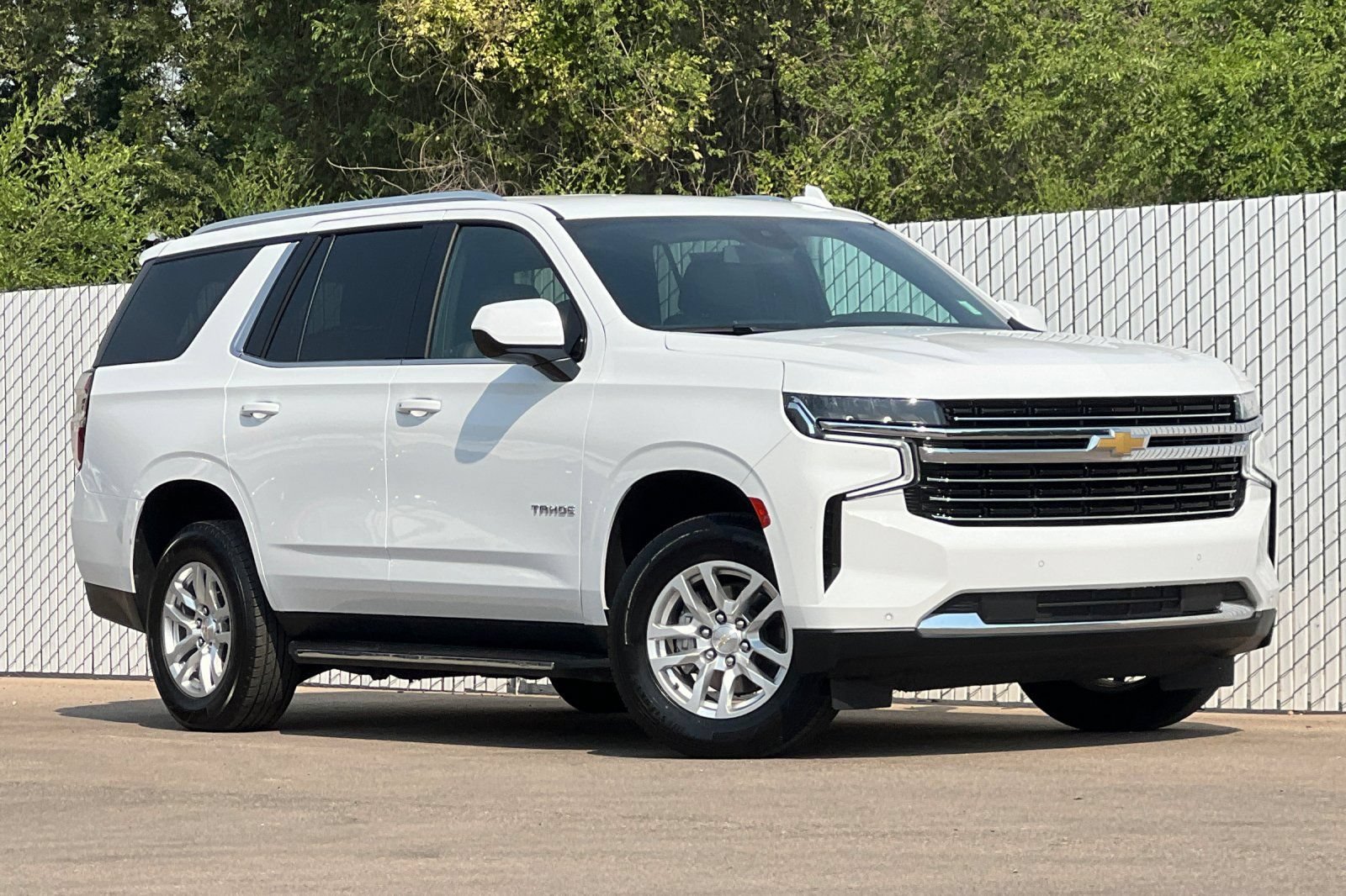 Used 2024 Chevrolet Tahoe LT AWD/4WD image 2