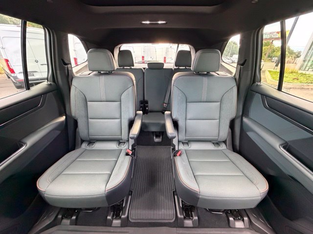 Used 2026 GMC Acadia AT4 AWD/4WD image 17