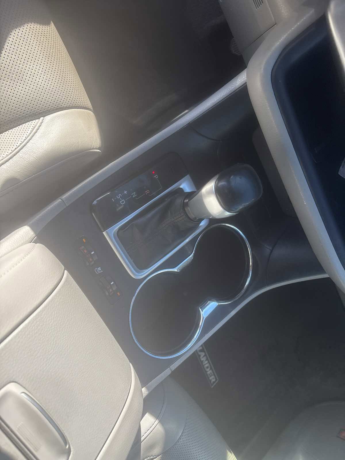 Used 2016 Toyota Highlander Limited Platinum image 17