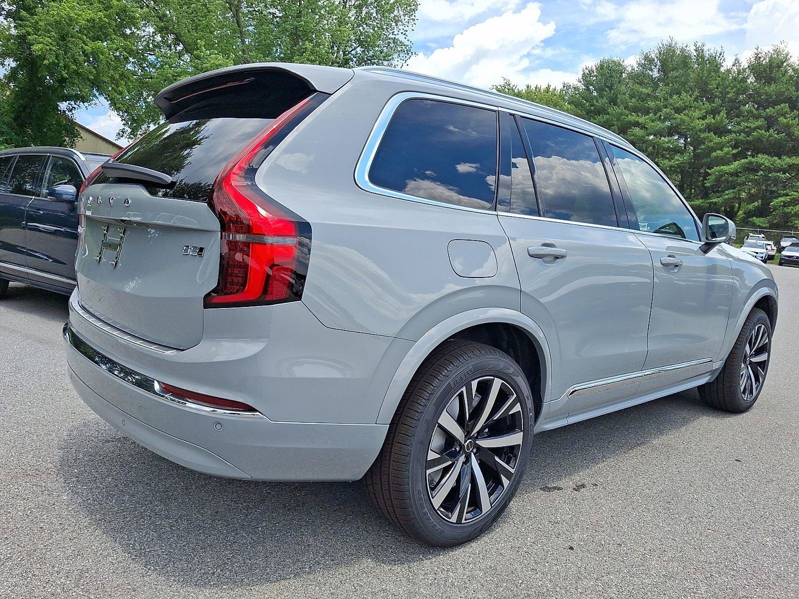 New 2026 Volvo XC90 B5 Core w/ Protection Package AWD/4WD image 4
