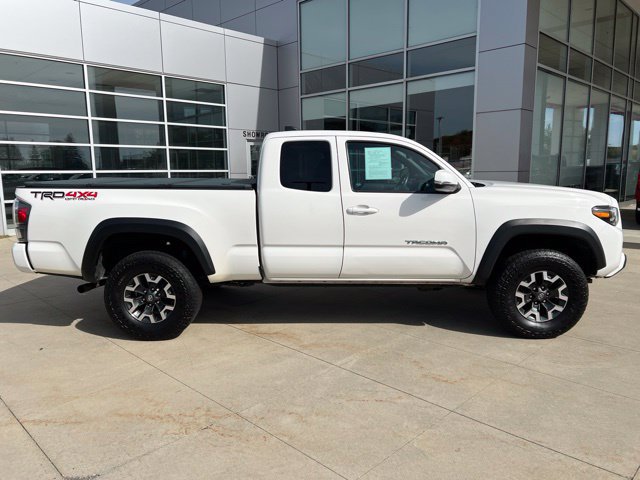 Used 2022 Toyota Tacoma TRD Off-Road w/ TRD Premium Off Road Package AWD/4WD image 10