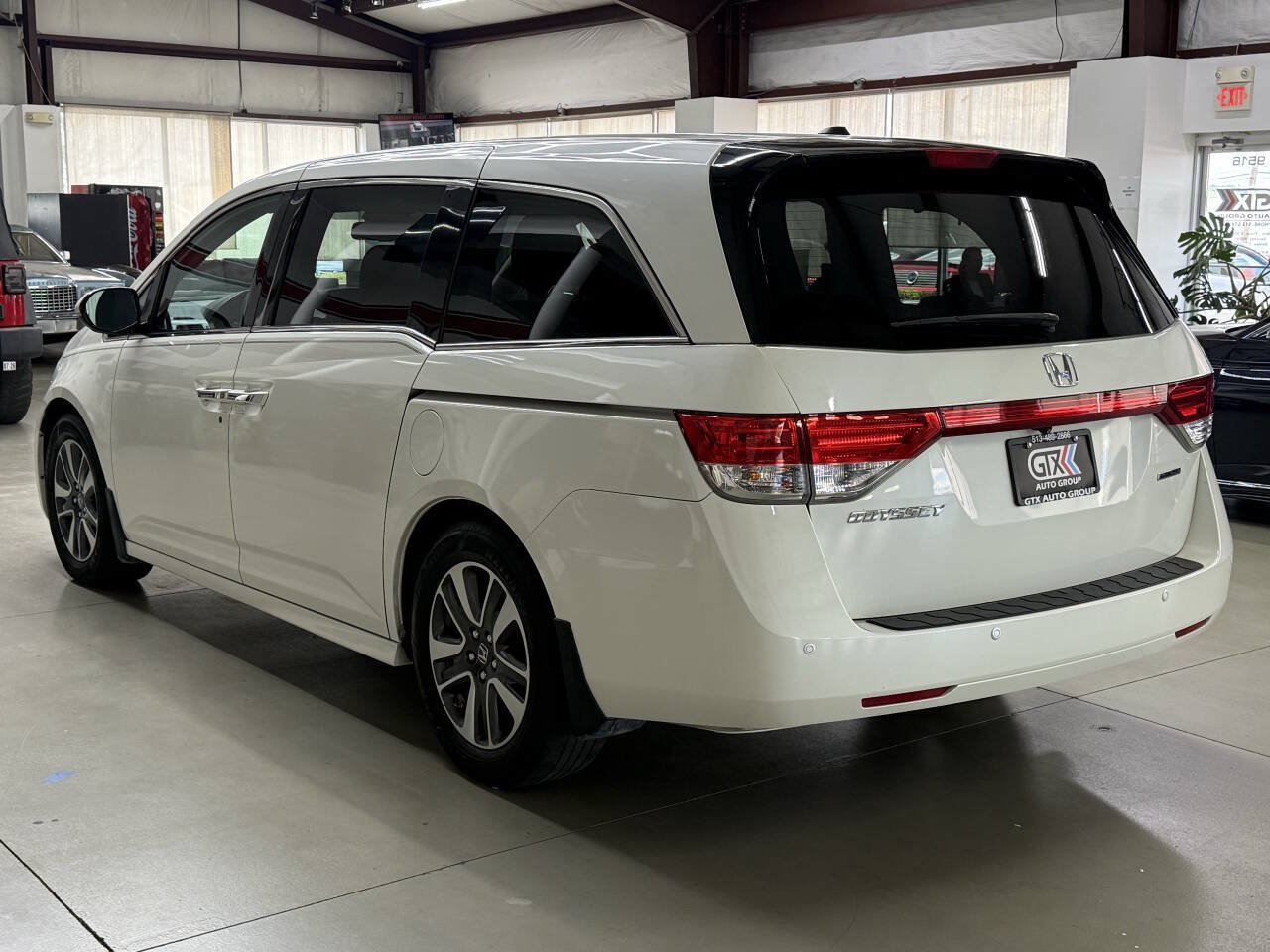 Used 2017 Honda Odyssey Touring image 4