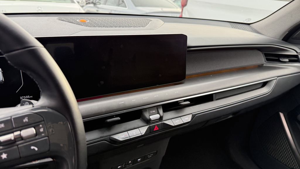 Used 2024 Kia EV9 Land image 5