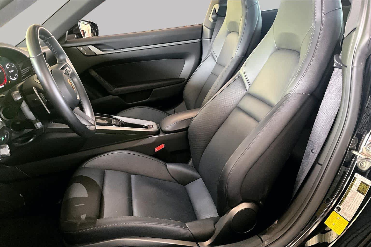 Used 2024 Porsche 911 Carrera RWD image 7