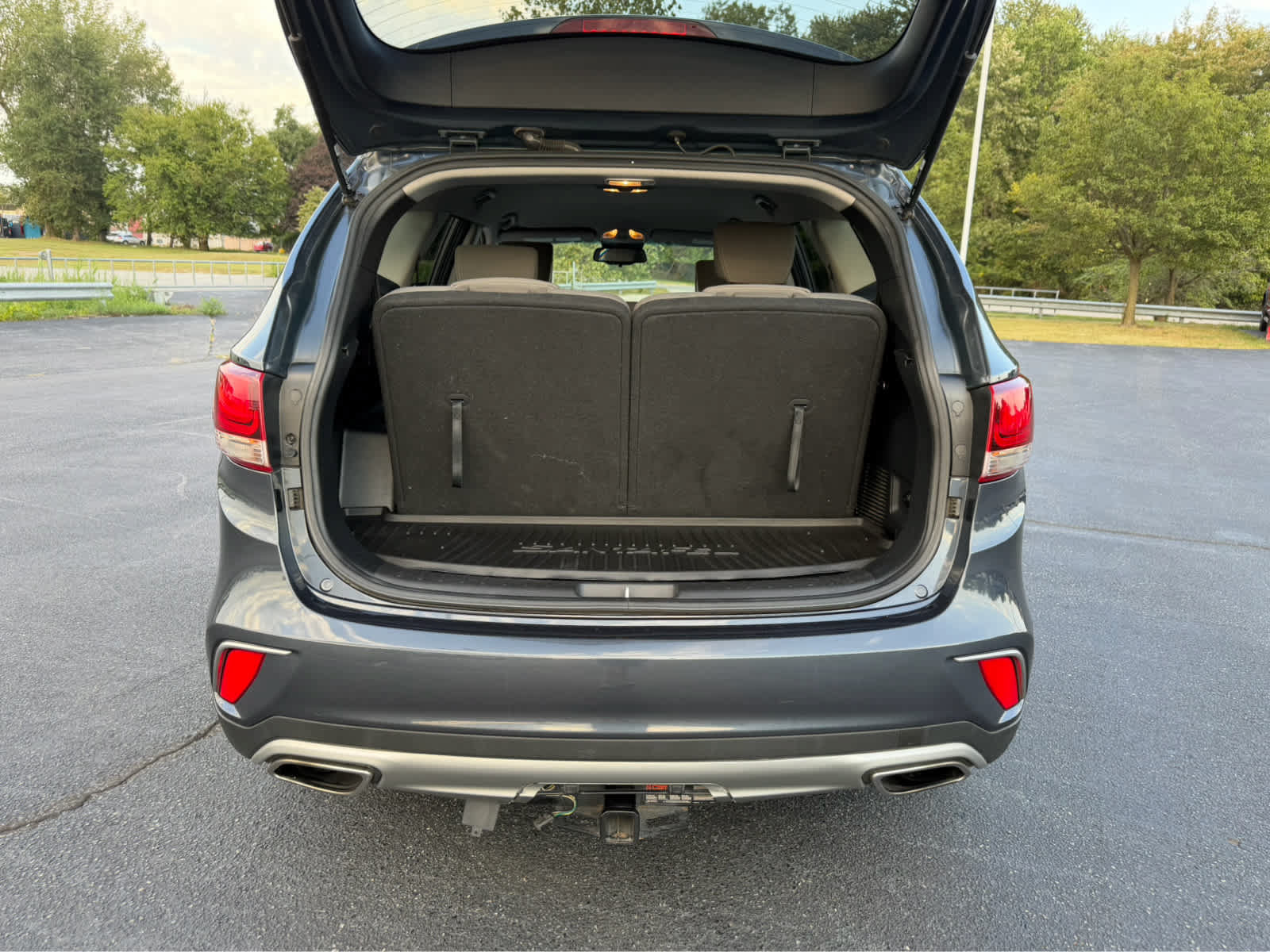 Used 2017 Hyundai Santa Fe SE w/ Cargo Package FWD image 7