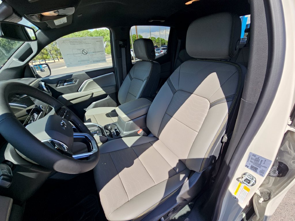 New 2026 Chevrolet Colorado ZR2 w/ Technology Package AWD/4WD image 9