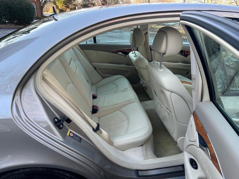Used 2006 Mercedes-Benz E 500 Sedan image 35