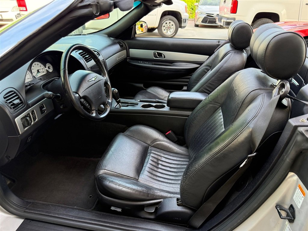 Used 2005 Ford Thunderbird RWD image 4
