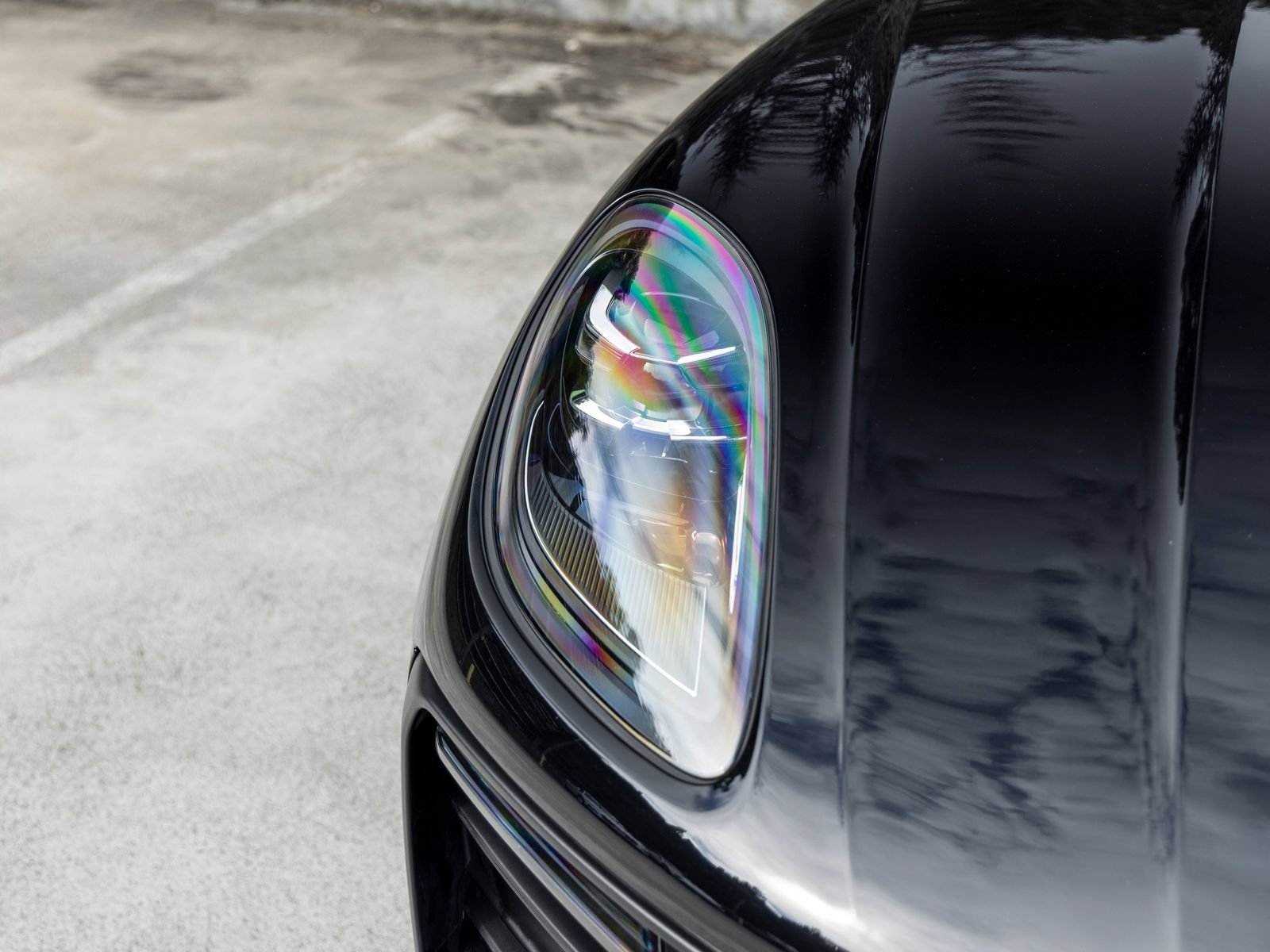 Certified 2023 Porsche Macan AWD/4WD image 14