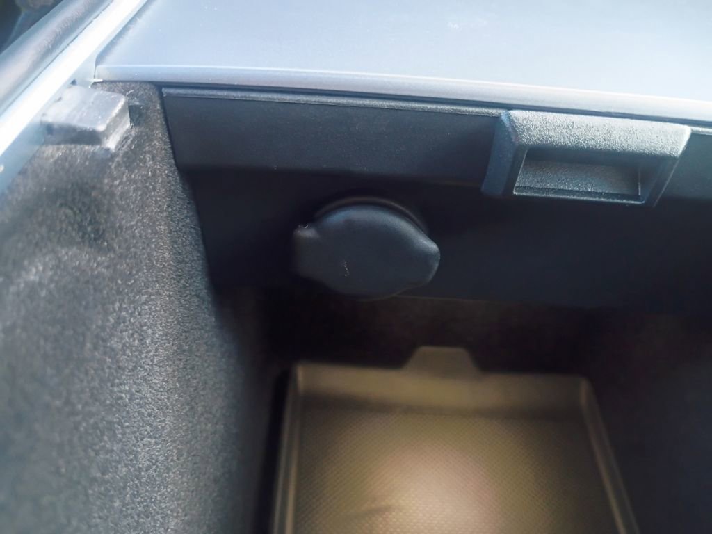 Used 2022 Tesla Model Y Long Range image 6