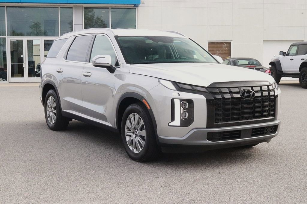 Used 2025 Hyundai Palisade SEL FWD image 3