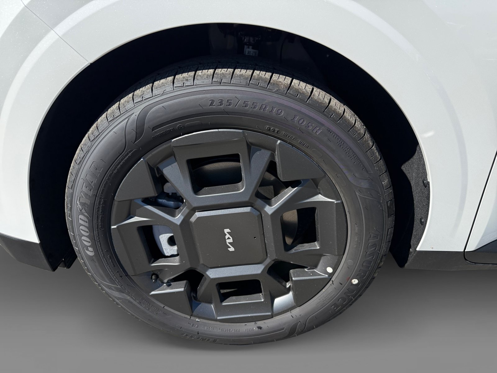 New 2027 Kia Carnival SX FWD image 9