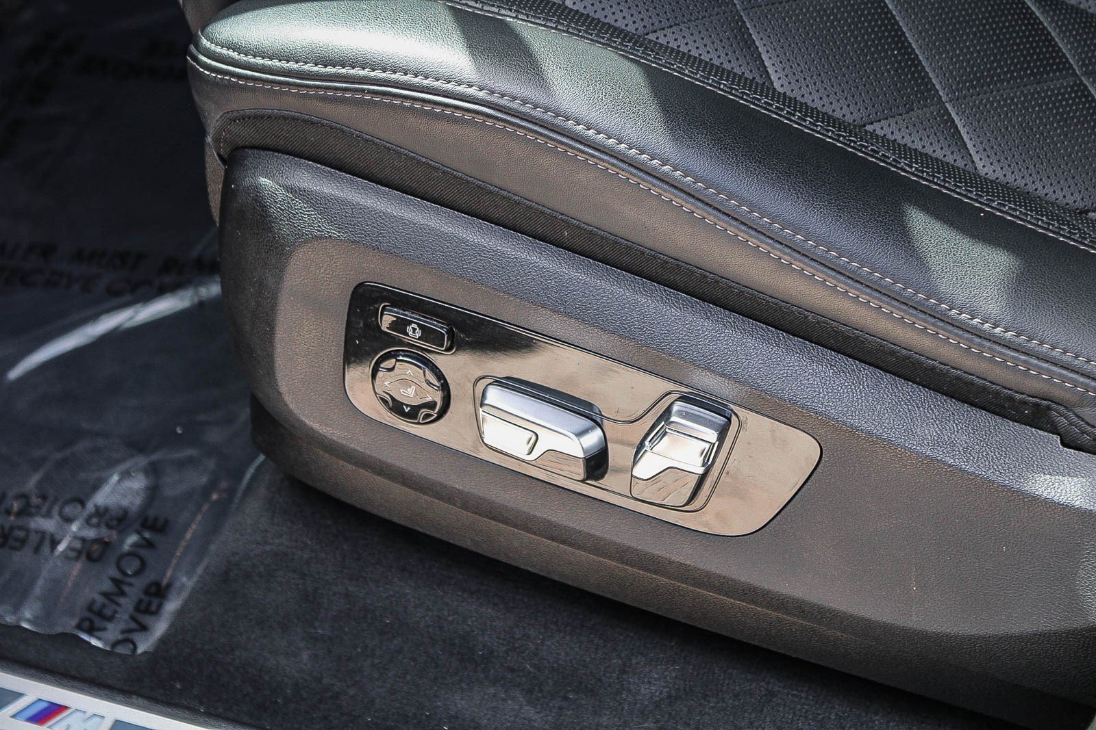 Used 2024 BMW X5 xDrive40i w/ M Sport Package AWD/4WD image 23