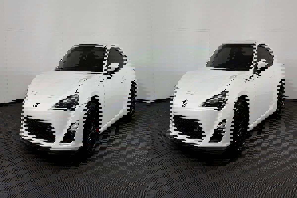 Used 2016 Scion FR-S image 2