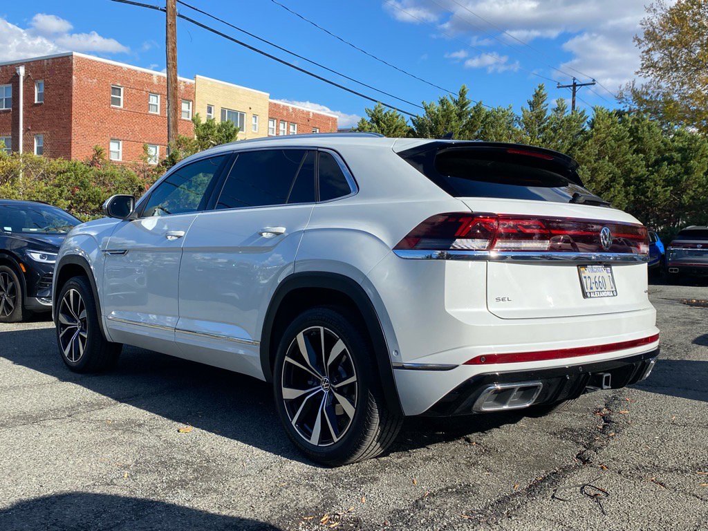 Certified 2025 Volkswagen Atlas Cross Sport SEL Premium R-Line image 3