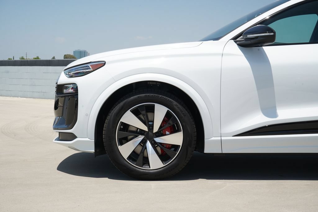 New 2027 Audi SQ6 e-tron Premium Plus AWD/4WD image 2