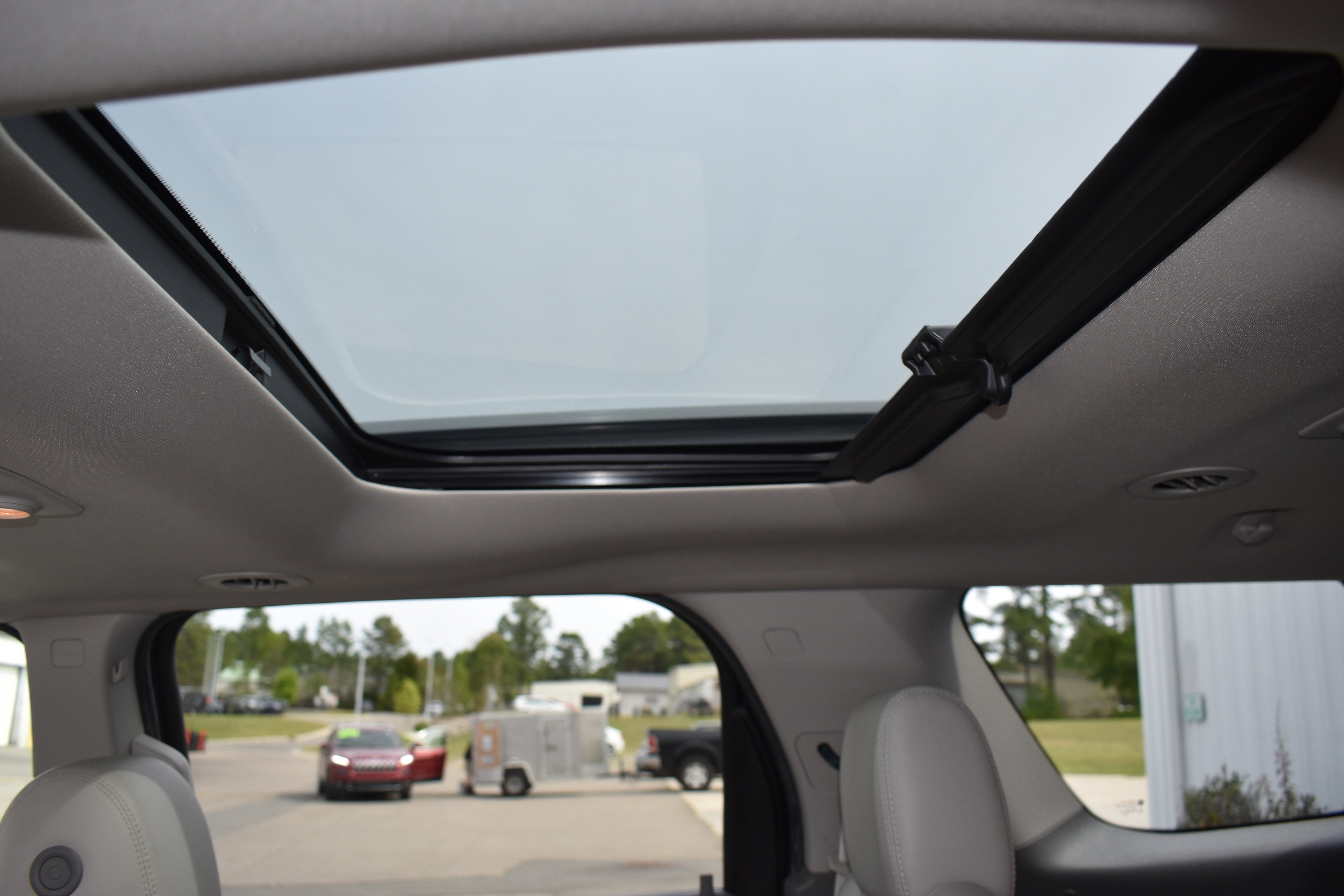 Used 2015 GMC Acadia SLT w/ Open Road Package image 28