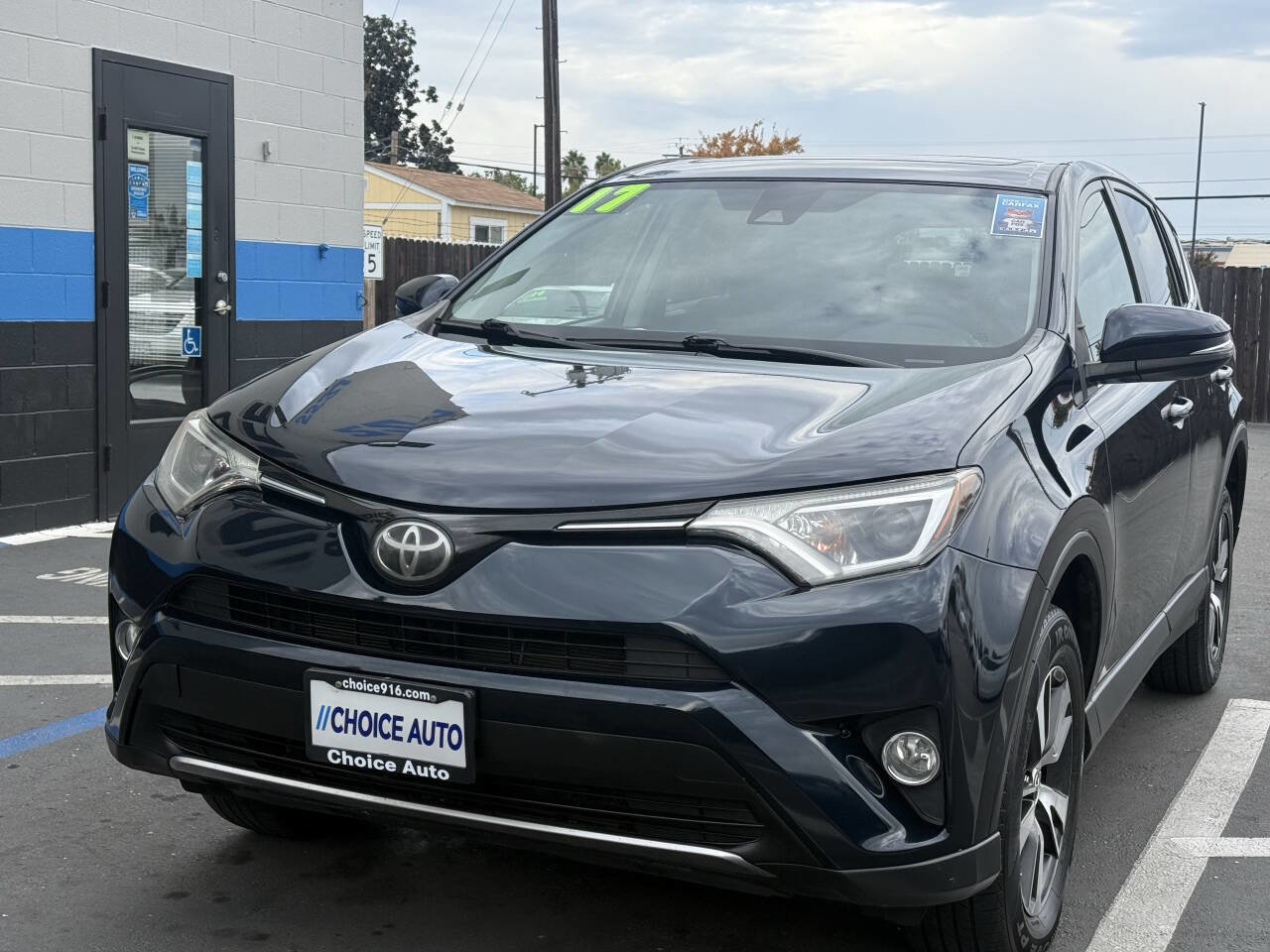 Used 2017 Toyota RAV4 XLE image 18